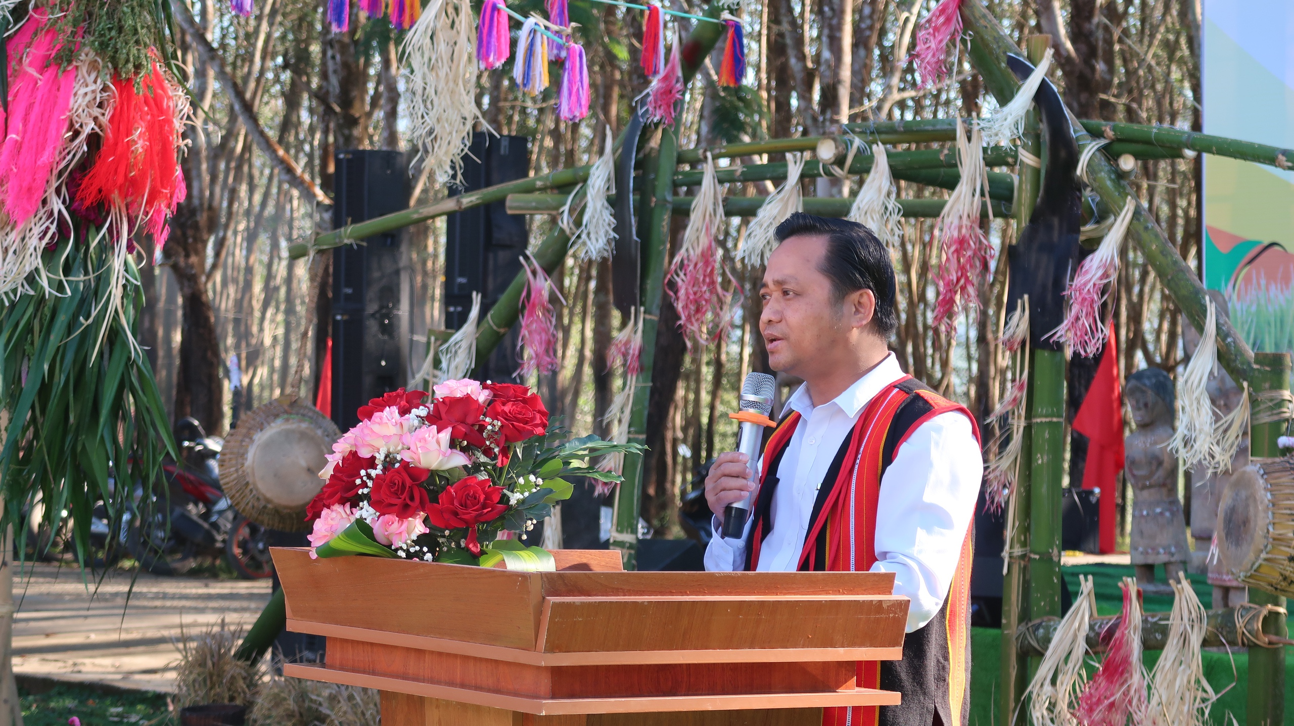 Tiếp nối mạch nguồn, phát huy giá trị văn hóa đồng bào Giẻ Triêng qua Lễ Mừng lúa mới- Ảnh 1. Tiếp nối mạch nguồn, phát huy giá trị văn hóa đồng bào Giẻ Triêng qua Lễ Mừng lúa mới- Ảnh 1.