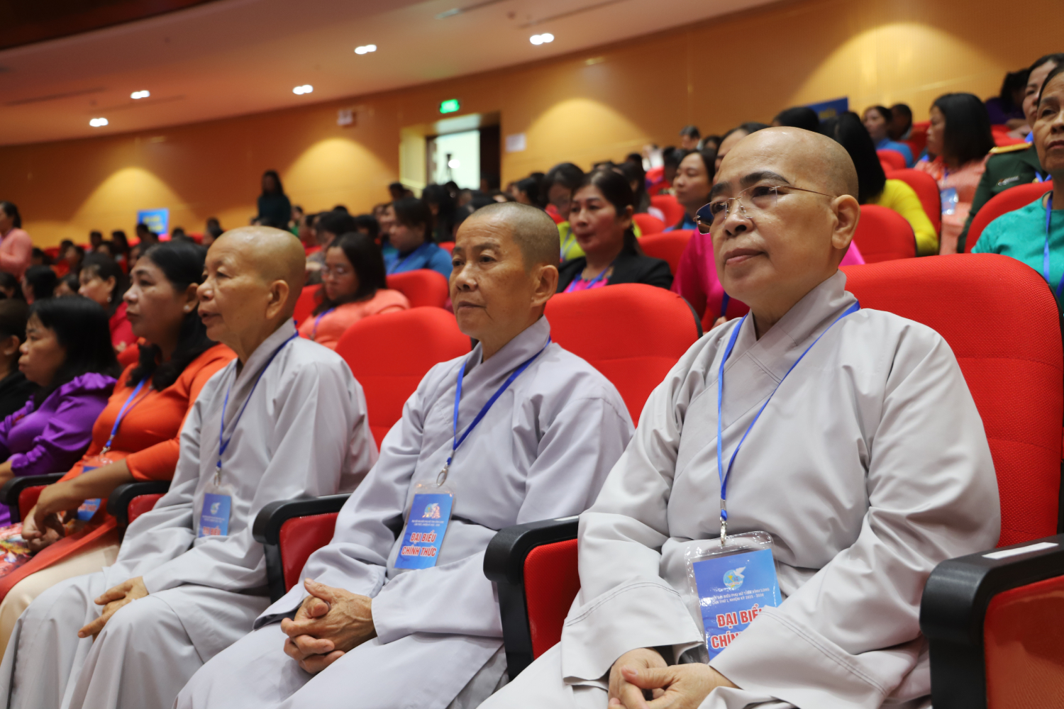 Phụ nữ là nguồn lực quan trọng đưa Vĩnh Long phát triển đúng định hướng- Ảnh 3. Phụ nữ là nguồn lực quan trọng đưa Vĩnh Long phát triển đúng định hướng- Ảnh 3.