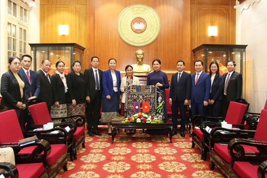 Phó Chủ tịch Hà Thị Nga tiếp Đoàn đại biểu Ủy ban Trung ương Mặt trận Lào xây dựng đất nước- Ảnh 4. Phó Chủ tịch Hà Thị Nga tiếp Đoàn đại biểu Ủy ban Trung ương Mặt trận Lào xây dựng đất nước- Ảnh 4.