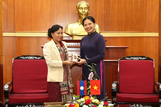 Phó Chủ tịch Hà Thị Nga tiếp Đoàn đại biểu Ủy ban Trung ương Mặt trận Lào xây dựng đất nước- Ảnh 3. Phó Chủ tịch Hà Thị Nga tiếp Đoàn đại biểu Ủy ban Trung ương Mặt trận Lào xây dựng đất nước- Ảnh 3.