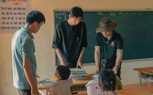 Đen Vâu lên tiếng làm rõ mối quan hệ với dự án Nuôi Em- Ảnh 2. Đen Vâu lên tiếng làm rõ mối quan hệ với dự án Nuôi Em- Ảnh 2.