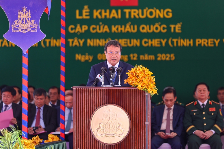 Thủ tướng Phạm Minh Chính cùng Thủ tướng Campuchia khai trương cặp cửa khẩu quốc tế mới- Ảnh 7.