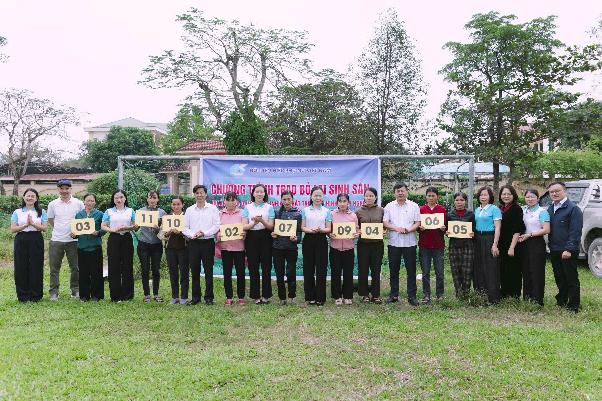 TƯ Hội LHPN Việt Nam hỗ trợ triển khai mô hình "Chăn nuôi bò lai sinh sản" cho phụ nữ khó khăn- Ảnh 3. TƯ Hội LHPN Việt Nam hỗ trợ triển khai mô hình "Chăn nuôi bò lai sinh sản" cho phụ nữ khó khăn- Ảnh 3.