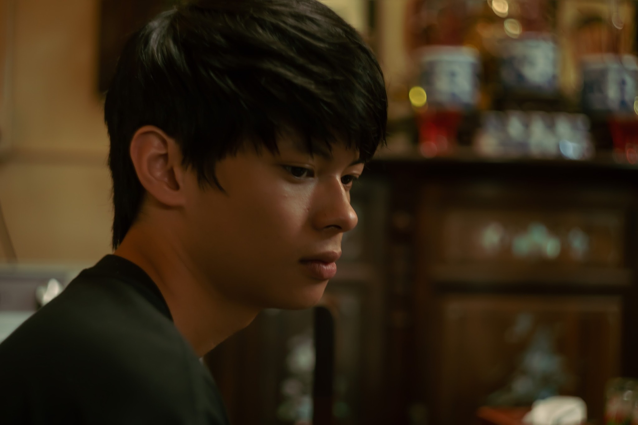 NSND Trần Lực phải nhờ người dìu vẫn cố hoàn thành vai diễn cùng con trai- Ảnh 2. NSND Trần Lực phải nhờ người dìu vẫn cố hoàn thành vai diễn cùng con trai- Ảnh 2.