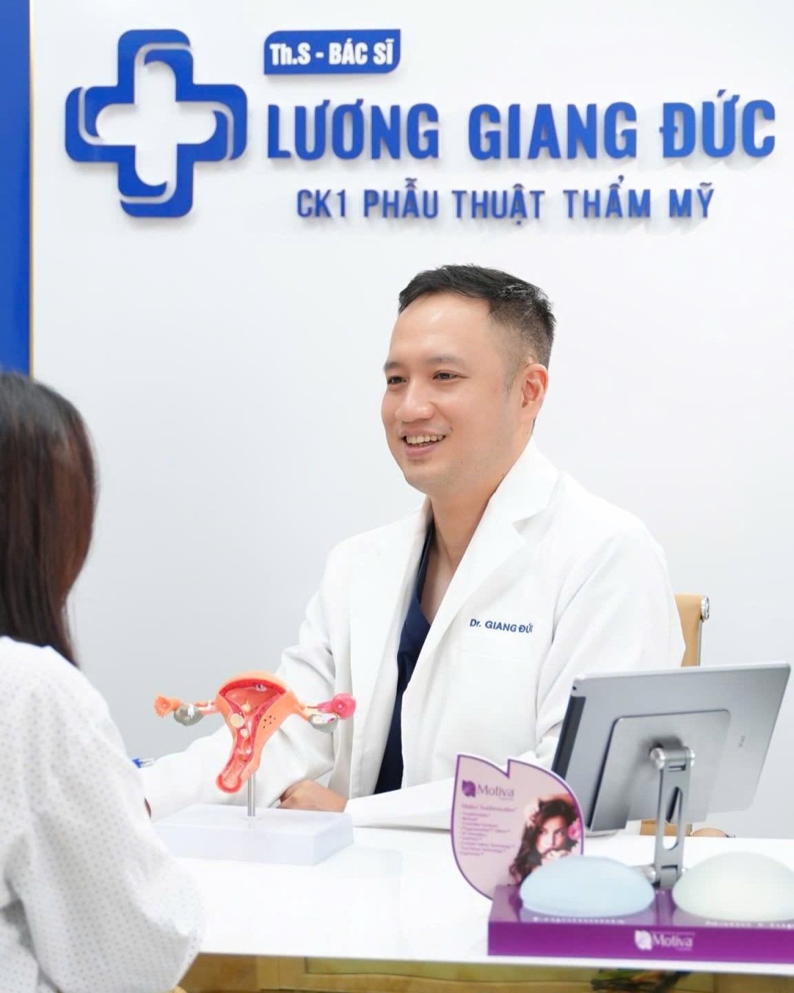 DR Giang Đức hành trình trở thành bác sĩ thẩm mỹ uy tín top đầu: Nghề đẹp nhưng không dễ- Ảnh 1. DR Giang Đức hành trình trở thành bác sĩ thẩm mỹ uy tín top đầu: Nghề đẹp nhưng không dễ- Ảnh 1.