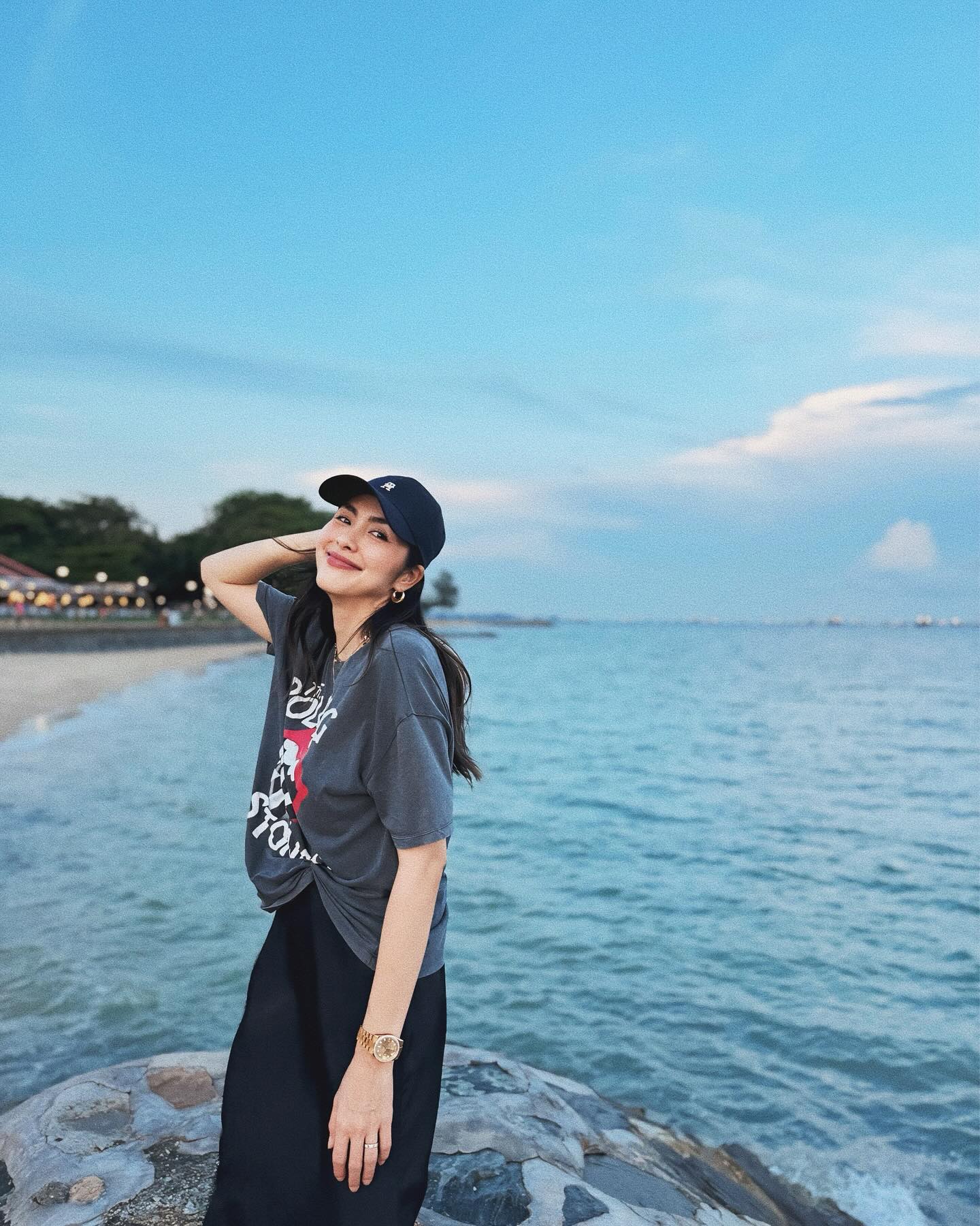 Thời trang đi du lịch của Tăng Thanh Hà đơn giản nhưng rất ăn ảnh- Ảnh 5. Thời trang đi du lịch của Tăng Thanh Hà đơn giản nhưng rất ăn ảnh- Ảnh 5.