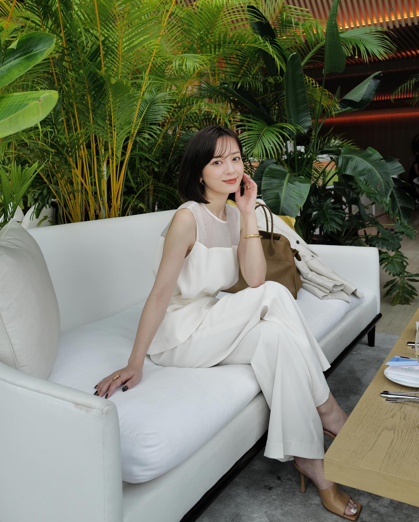 10 bộ cánh lên hình "sống ảo" tuyệt xinh, chị em nên tham khảo đi hẹn hò Valentine- Ảnh 7.