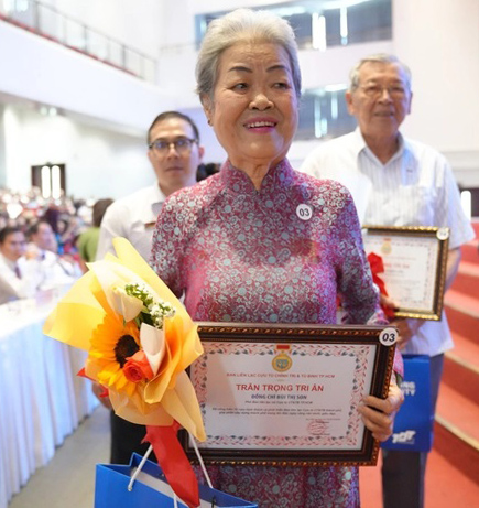 Họp mặt hơn 800 cựu tù chính trị và tù binh: "Còn có thể nhìn thấy nhau khỏe mạnh là hạnh phúc rồi!"- Ảnh 3.