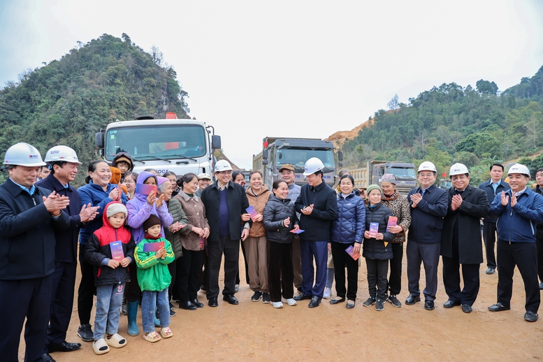 Thủ tướng: Thông toàn tuyến cao tốc từ Cao Bằng tới Cà Mau trong năm nay- Ảnh 2. Thủ tướng: Thông toàn tuyến cao tốc từ Cao Bằng tới Cà Mau trong năm nay- Ảnh 2.