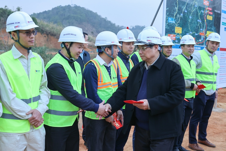 Thủ tướng: Thông toàn tuyến cao tốc từ Cao Bằng tới Cà Mau trong năm nay- Ảnh 3. Thủ tướng: Thông toàn tuyến cao tốc từ Cao Bằng tới Cà Mau trong năm nay- Ảnh 3.