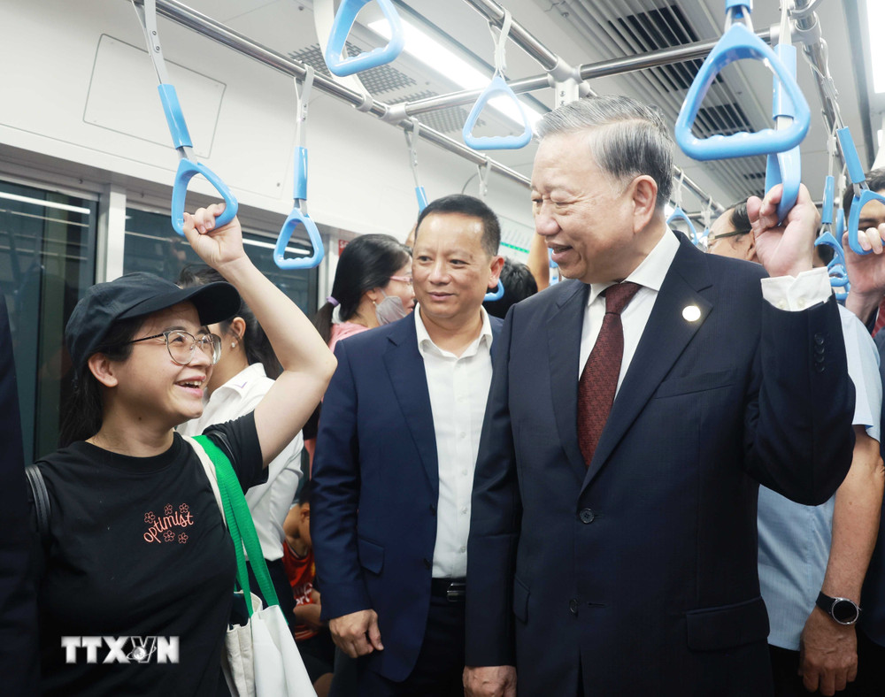 Tổng Bí thư Tô Lâm trải nghiệm tuyến Metro số 1 Bến Thành - Suối Tiên- Ảnh 1.