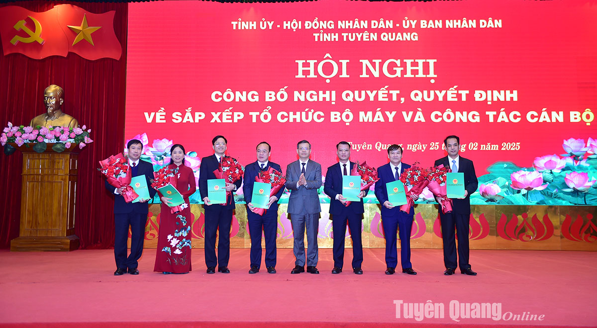 Tuyên Quang: Công bố nghị quyết, quyết định về sắp xếp tổ chức bộ máy và công tác cán bộ- Ảnh 14.