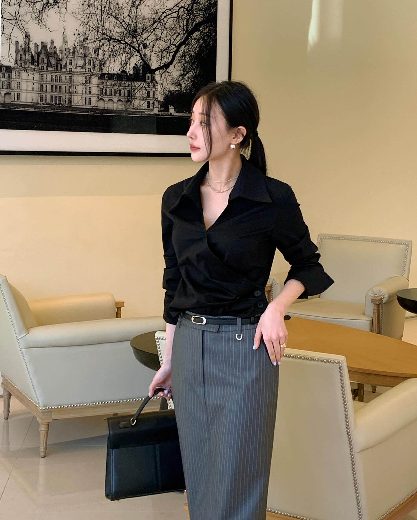 10 set đồ công sở trẻ trung cho phụ nữ trên 40 tuổi- Ảnh 5. 10 set đồ công sở trẻ trung cho phụ nữ trên 40 tuổi- Ảnh 5.
