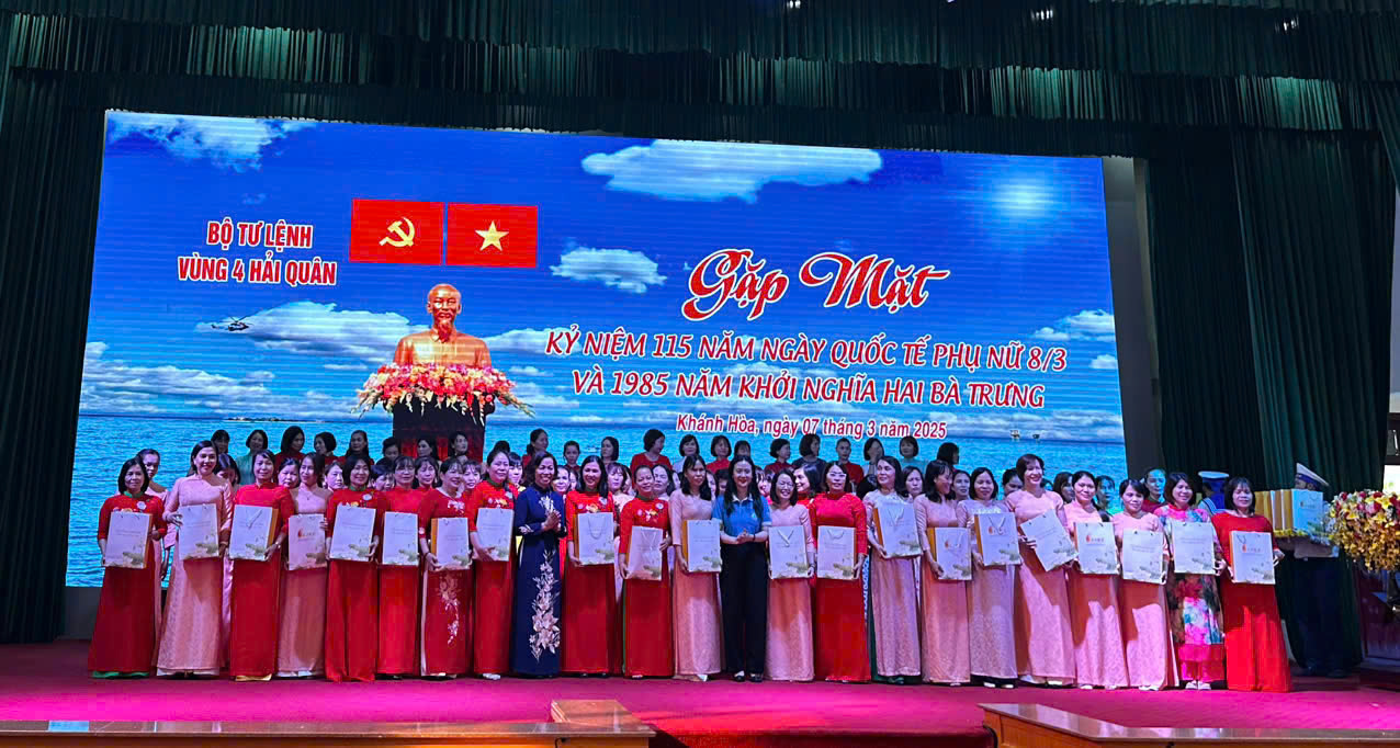 Hiệp hội Nữ doanh nhân Việt Nam ký kết Chương trình hợp tác với Bộ Tư lệnh Vùng 4 Hải quân- Ảnh 2. Hiệp hội Nữ doanh nhân Việt Nam ký kết Chương trình hợp tác với Bộ Tư lệnh Vùng 4 Hải quân- Ảnh 2.