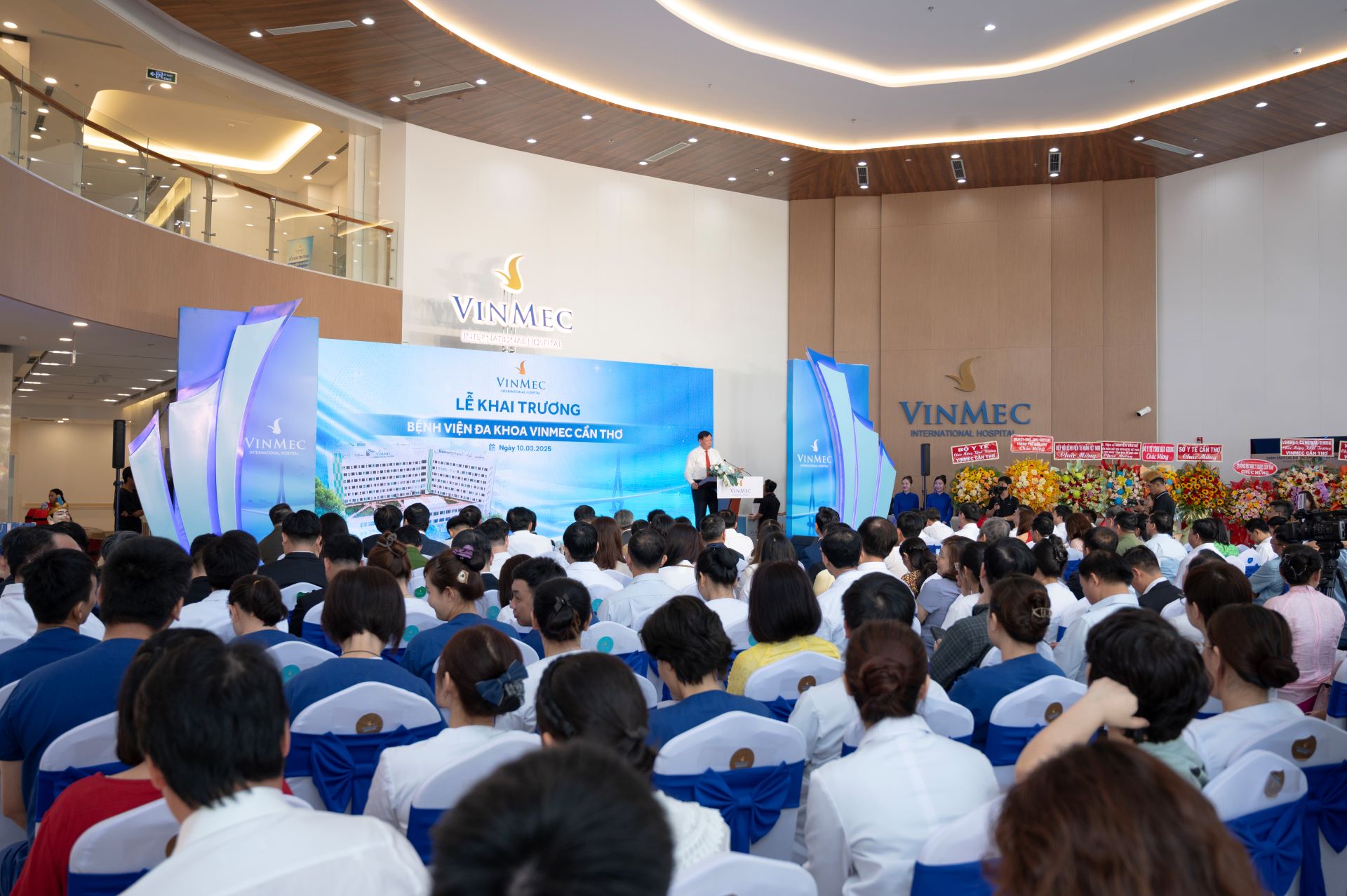 ຕອນເຊົ້າວັນທີ 10/3, ໂຮງໝໍທົ່ວໄປ Vinmec Can Tho ໄດ້ເປີດຢ່າງເປັນທາງການ. Sáng 10/3, Bệnh viện Đa khoa Vinmec Cần Thơ chính thức khai trương.