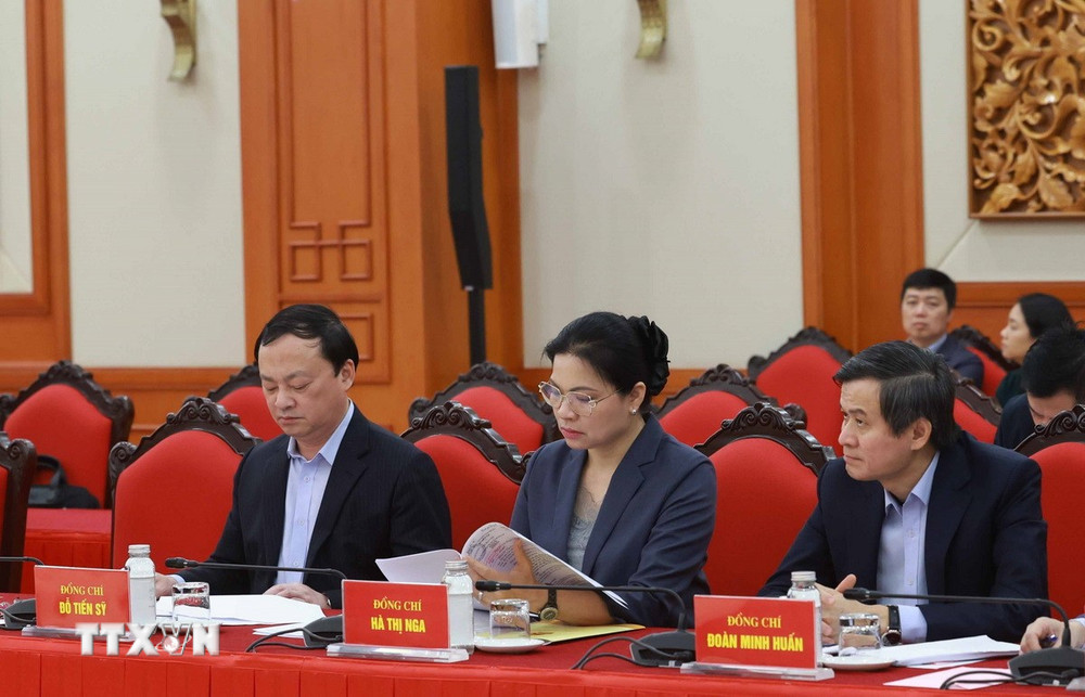 Tổng Bí thư: Báo cáo Chính trị phải thực sự là văn bia, là ngọn đuốc soi đường- Ảnh 1. Tổng Bí thư: Báo cáo Chính trị phải thực sự là văn bia, là ngọn đuốc soi đường- Ảnh 1.