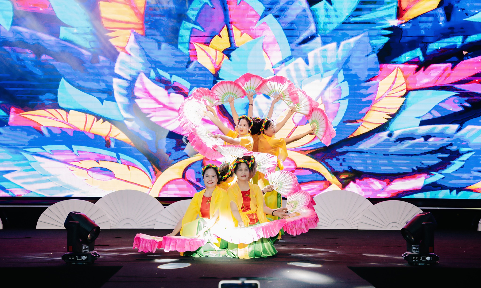 クアンニン:女性起業家が幸福についての考えを語る - 写真 1。 Quảng Ninh: Nữ doanh nhân chia sẻ về chủ đề hạnh phúc- Ảnh 1.