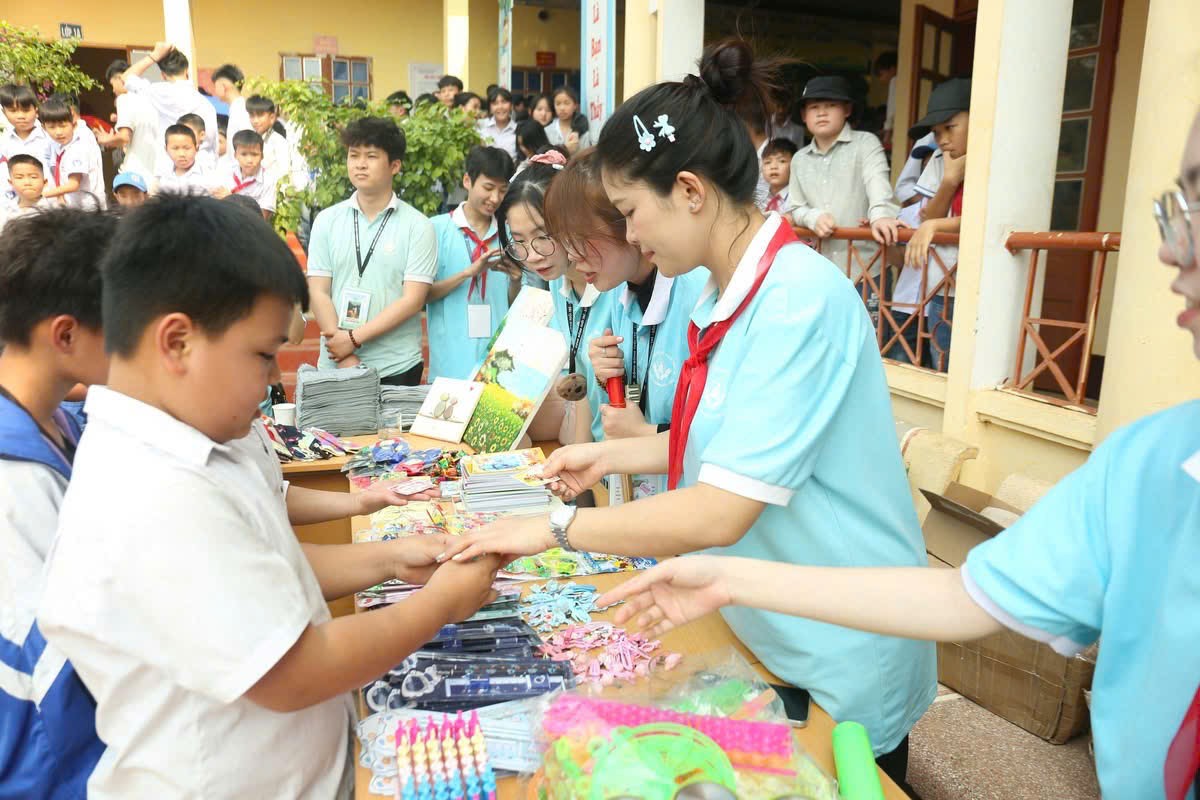 បន្តស្មារតីនៃការរស់នៅពី Hành trình tiếp nối tinh thần sống của