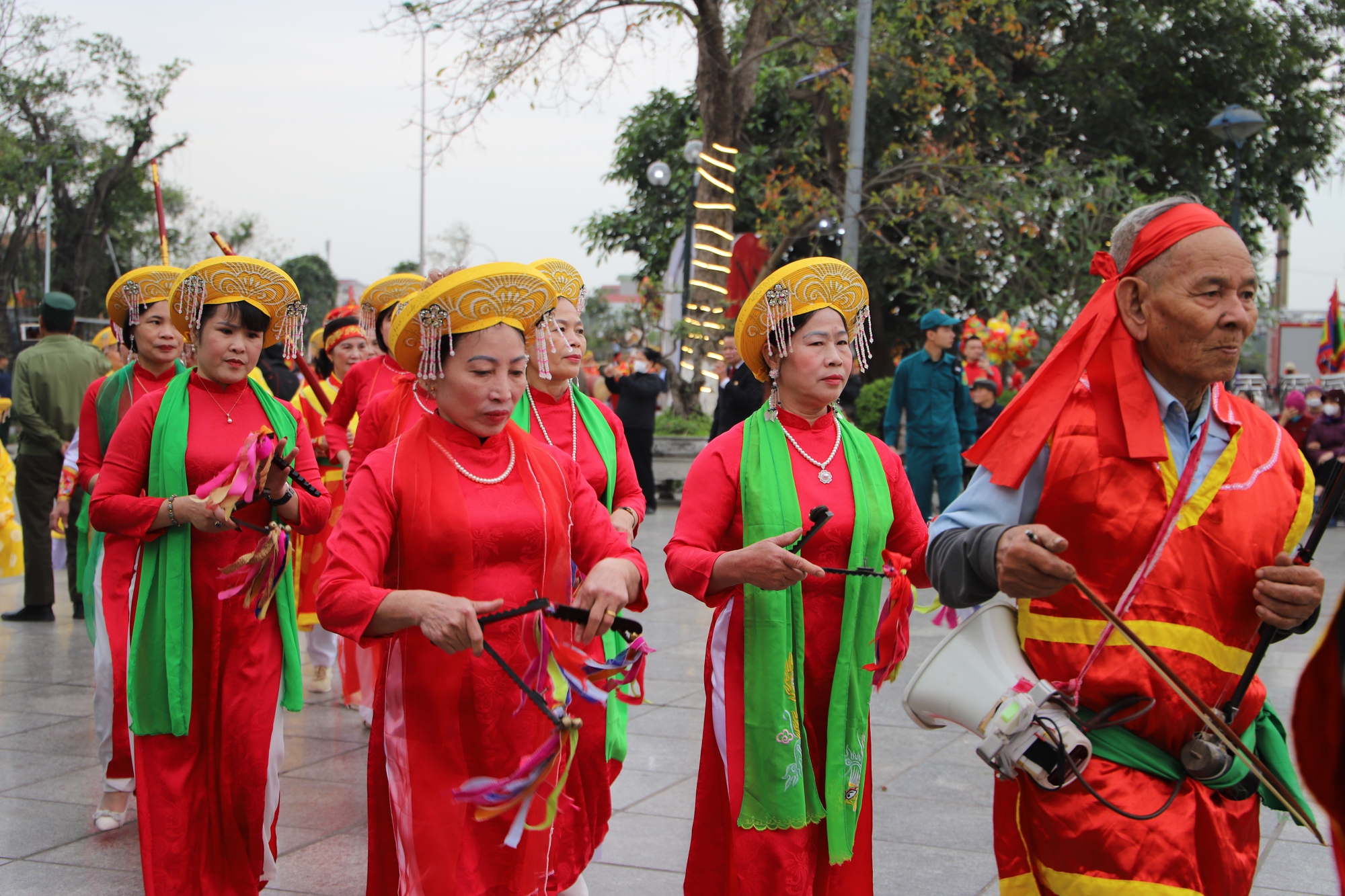 Chủ tịch Hội LHPN Việt Nam dự khai mạc Lễ hội đền - chùa Bà Tấm (Nguyên phi Ỷ Lan) năm 2025- Ảnh 2.