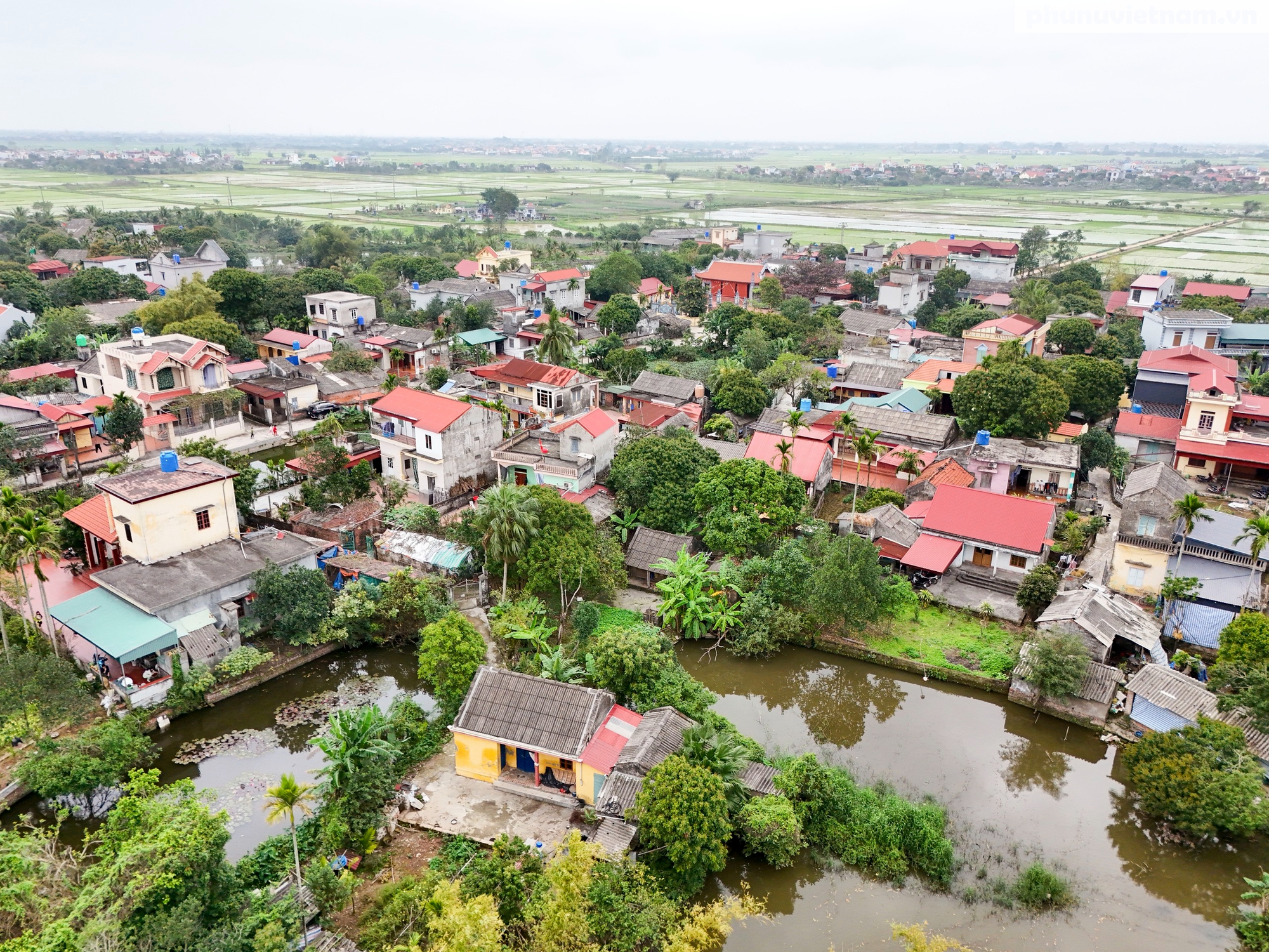 Phụ huynh nông thôn mừng vui trước quyết định miễn toàn bộ học phí cho toàn bộ học sinh công lập- Ảnh 1.