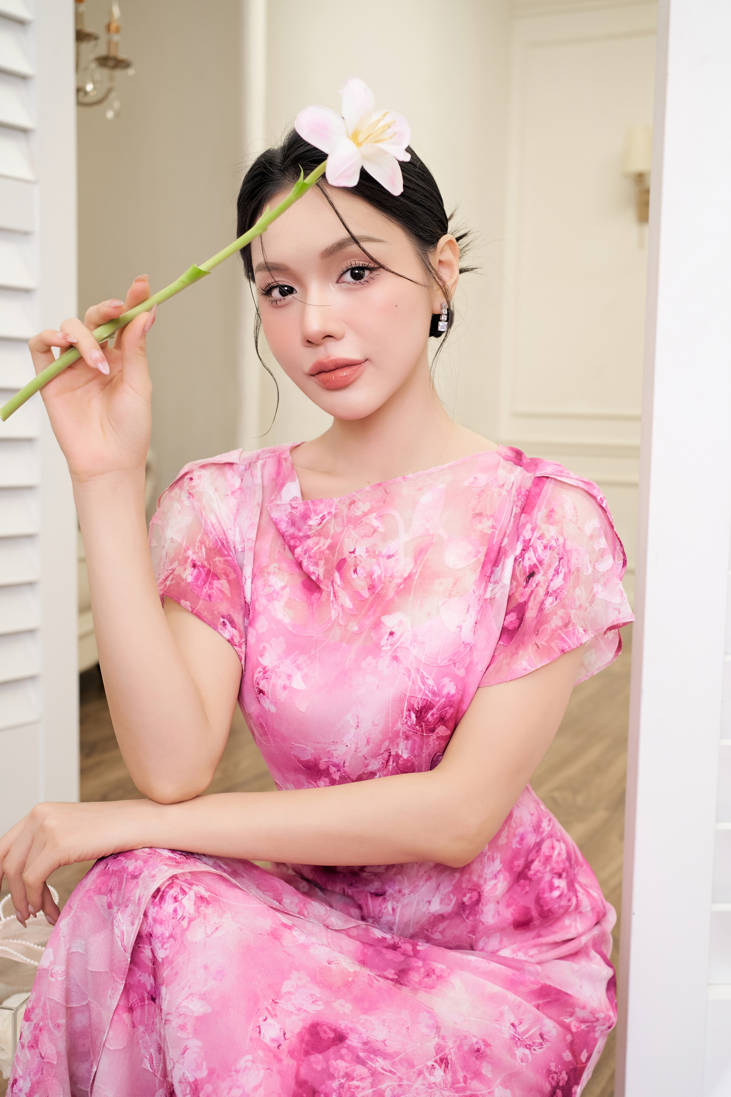 Top 5 trang phục công sở đón hè- Ảnh 2. Top 5 trang phục công sở đón hè- Ảnh 2.