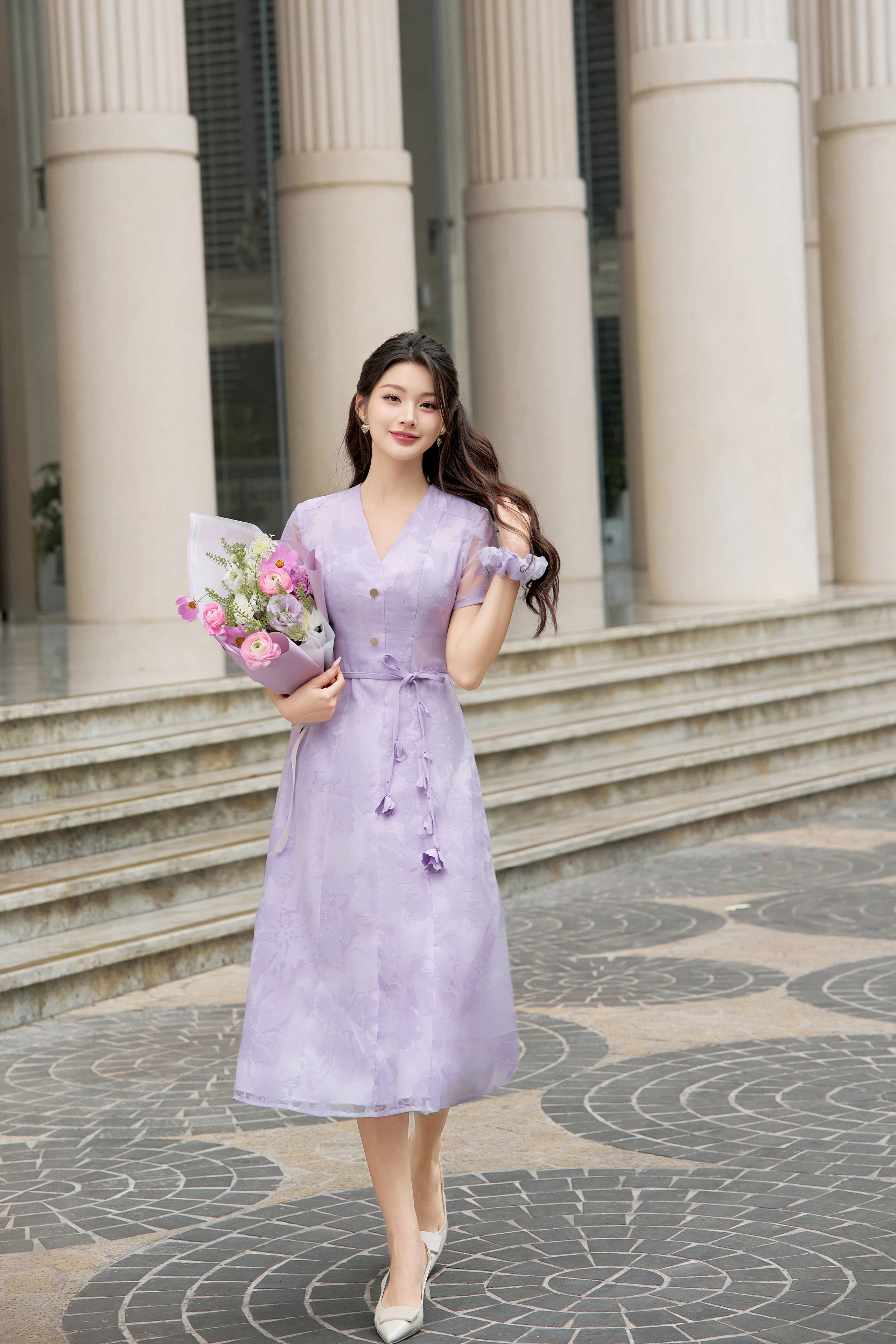 Top 5 trang phục công sở đón hè- Ảnh 4. Top 5 trang phục công sở đón hè- Ảnh 4.