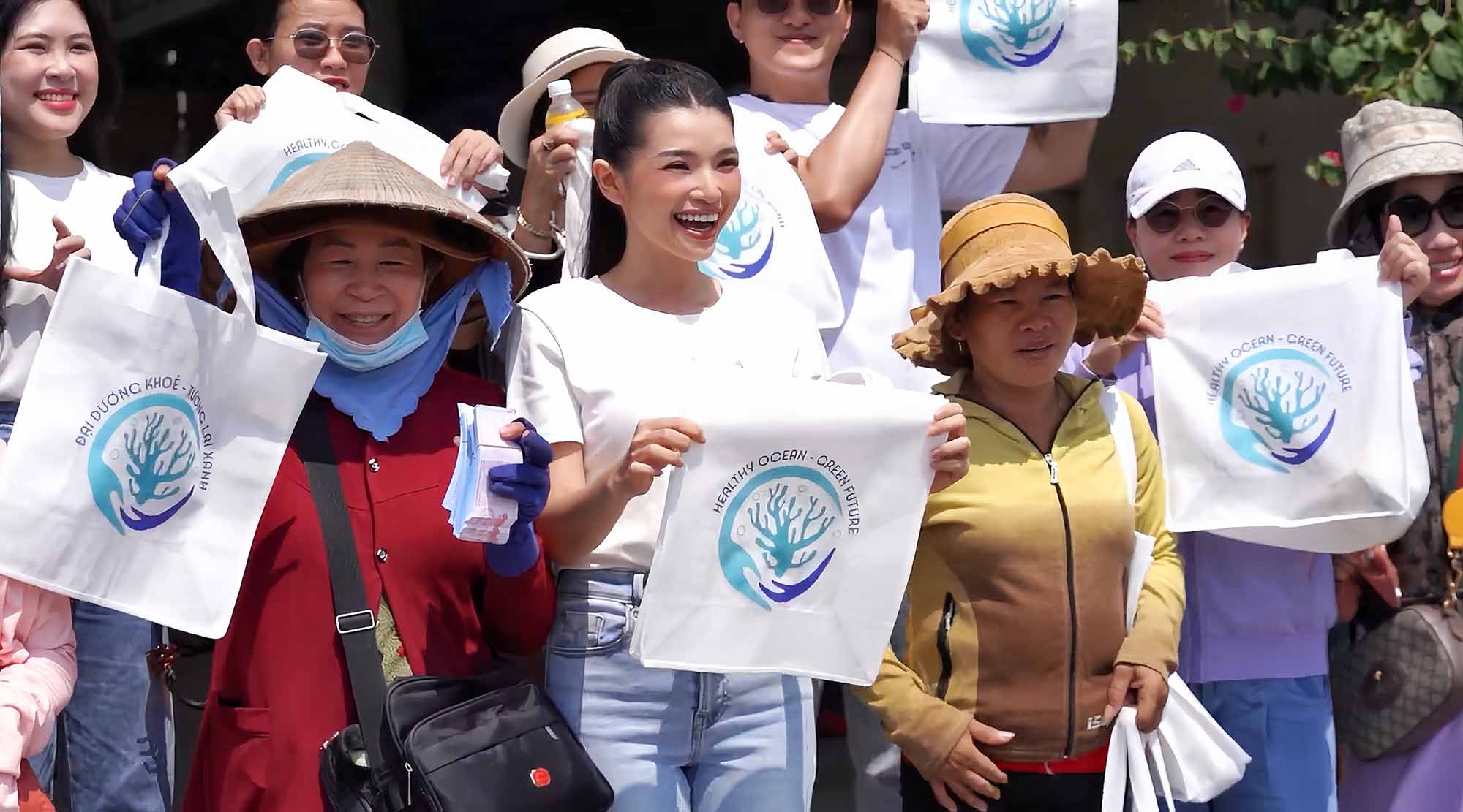 Mỹ nhân đoạt nhiều giải nhất Miss Photo 2017 bất ngờ trở lại thi Hoa hậu- Ảnh 3. Mỹ nhân đoạt nhiều giải nhất Miss Photo 2017 bất ngờ trở lại thi Hoa hậu- Ảnh 3.