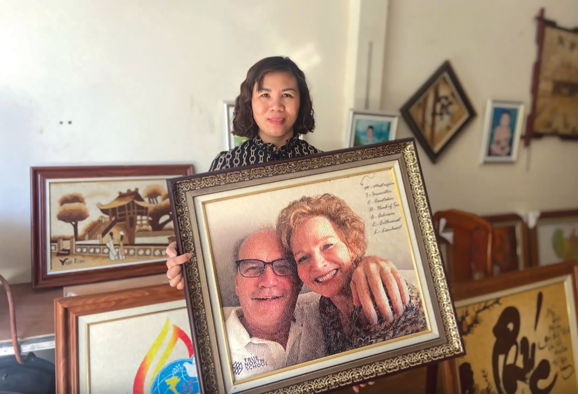 Bước ra thế giới từ những đồng vốn nhỏ- Ảnh 3. Bước ra thế giới từ những đồng vốn nhỏ- Ảnh 3.