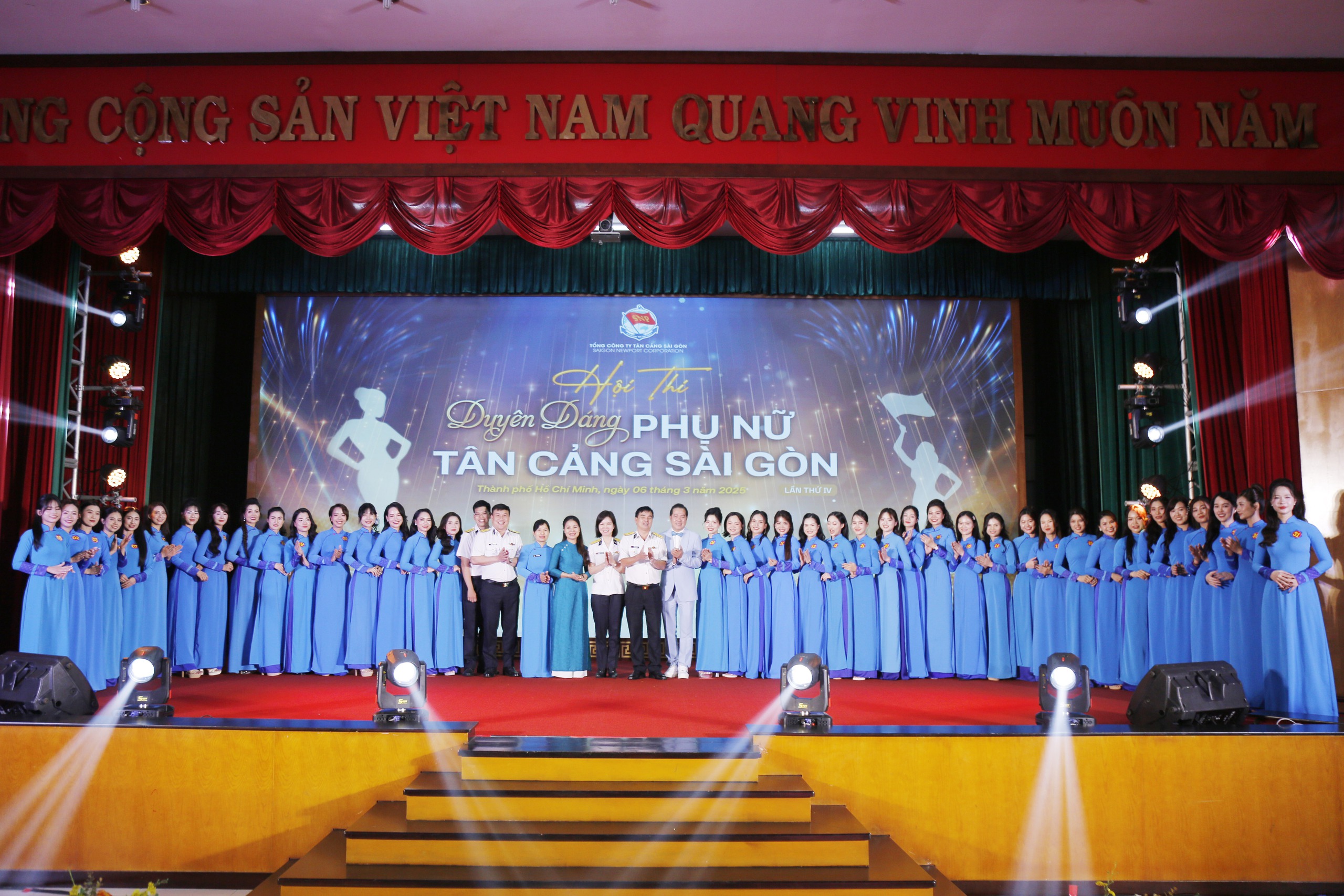 Hội thi "Duyên dáng phụ nữ Tân cảng Sài Gòn"- Ảnh 1. Hội thi "Duyên dáng phụ nữ Tân cảng Sài Gòn"- Ảnh 1.