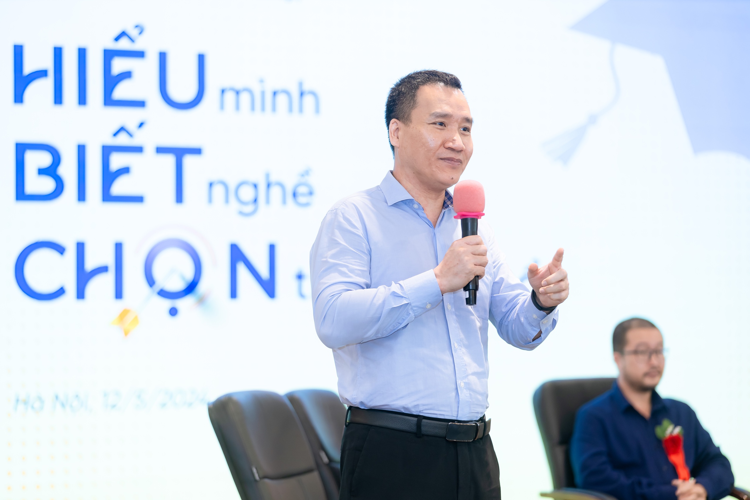 Öppnar dörren till digital kunskap för fattiga kvinnor - Foto 1. Mở cánh cửa tri thức số cho phụ nữ nghèo- Ảnh 1.