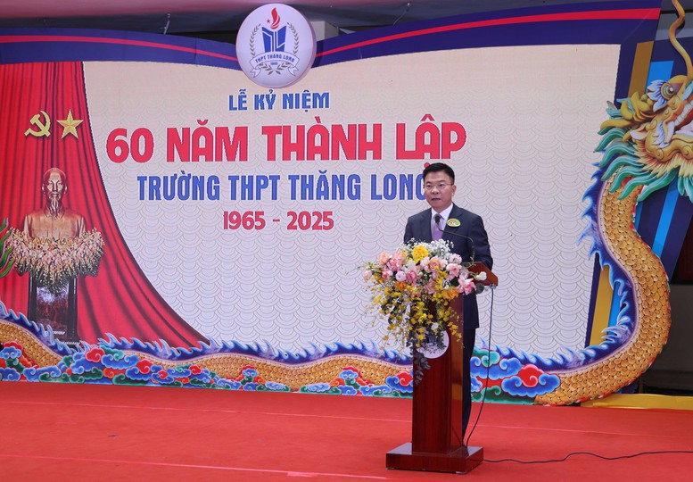 Kỷ niệm 60 năm thành lập ngôi trường giàu truyền thống "dạy tốt, học tốt" của Thủ đô- Ảnh 3. Kỷ niệm 60 năm thành lập ngôi trường giàu truyền thống "dạy tốt, học tốt" của Thủ đô- Ảnh 3.