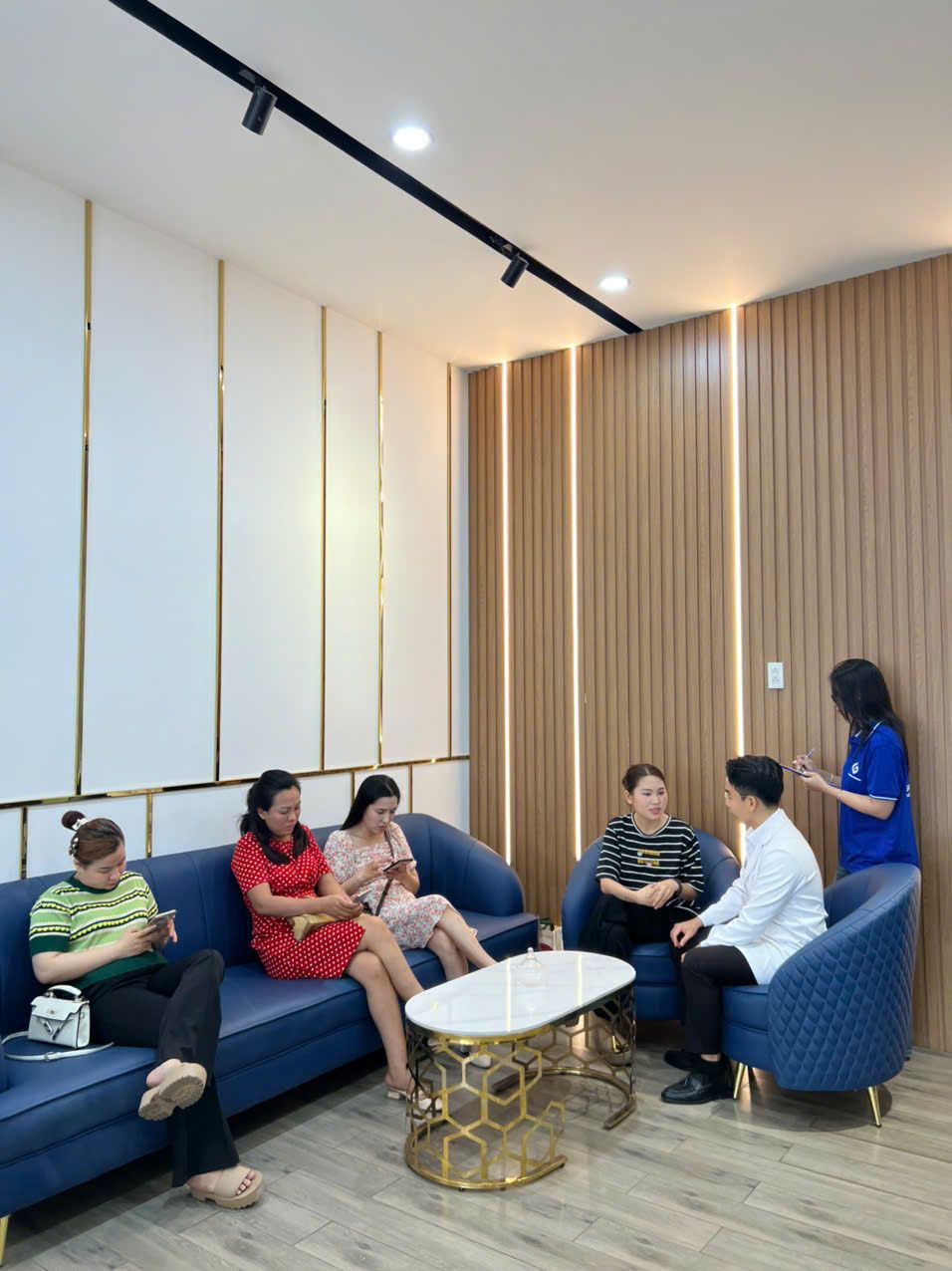 Dr. Richard Bình – hành trình trở thành Bác sĩ tân trang vùng kín Top đầu tại TP.HCM- Ảnh 3. Dr. Richard Bình – hành trình trở thành Bác sĩ tân trang vùng kín Top đầu tại TP.HCM- Ảnh 3.