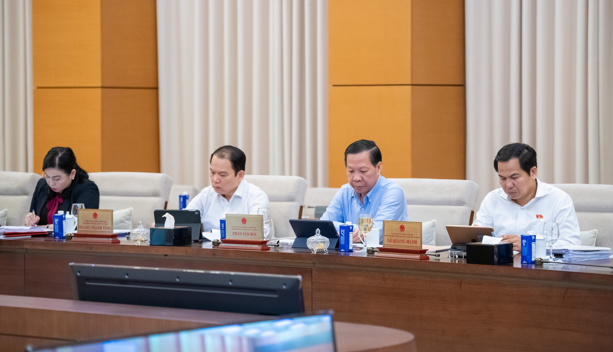 Đề xuất bỏ thi nâng ngạch cán bộ, công chức; bổ nhiệm vào ngạch theo vị trí việc làm- Ảnh 4. Đề xuất bỏ thi nâng ngạch cán bộ, công chức; bổ nhiệm vào ngạch theo vị trí việc làm- Ảnh 4.