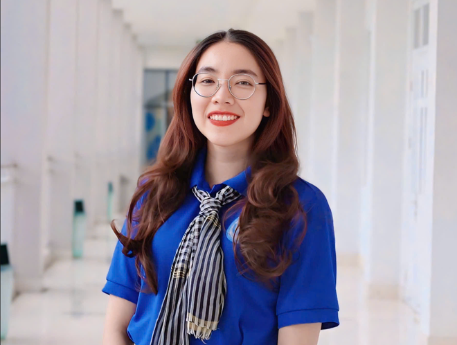 Chân dung nữ đảng viên trẻ phát biểu trong Lễ kỷ niệm 50 năm Ngày giải phóng miền Nam- Ảnh 1. Chân dung nữ đảng viên trẻ phát biểu trong Lễ kỷ niệm 50 năm Ngày giải phóng miền Nam- Ảnh 1.