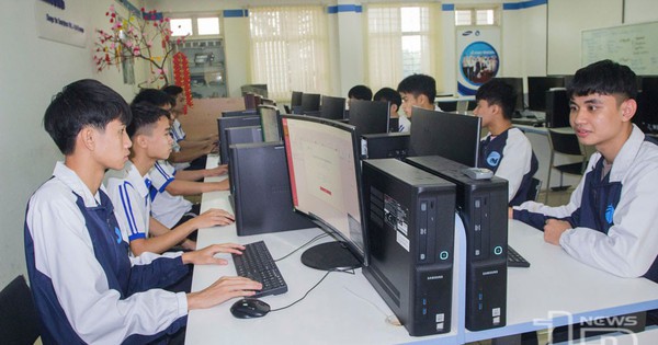 Bình dân học vụ số: Xây dựng các quy định, hướng dẫn, chương trình phổ cập kỹ năng số- Ảnh 1. Bình dân học vụ số: Xây dựng các quy định, hướng dẫn, chương trình phổ cập kỹ năng số- Ảnh 1.