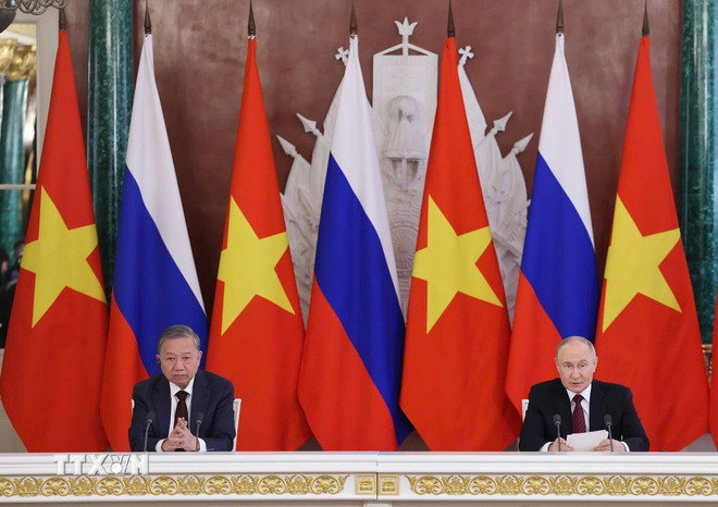 Tuyên bố chung về những định hướng lớn của quan hệ Đối tác Chiến lược toàn diện Việt-Nga trong giai đoạn hợp tác mới- Ảnh 1. Tuyên bố chung về những định hướng lớn của quan hệ Đối tác Chiến lược toàn diện Việt-Nga trong giai đoạn hợp tác mới- Ảnh 1.