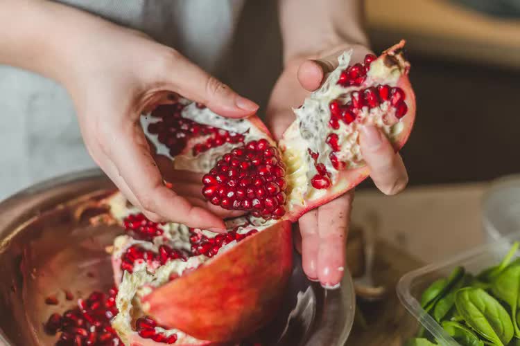 4 loại trái cây mùa hè ăn cả hạt rất tốt cho sức khỏe nhưng nhiều người lại bỏ đi, rất lãng phí- Ảnh 4. 4 loại trái cây mùa hè ăn cả hạt rất tốt cho sức khỏe nhưng nhiều người lại bỏ đi, rất lãng phí- Ảnh 4.