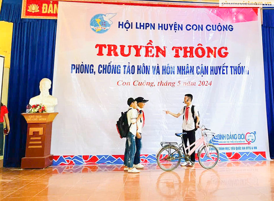 Đưa các hoạt động nâng cao quyền năng đến gần với phụ nữ, trẻ em dân tộc thiểu số- Ảnh 2. Đưa các hoạt động nâng cao quyền năng đến gần với phụ nữ, trẻ em dân tộc thiểu số- Ảnh 2.