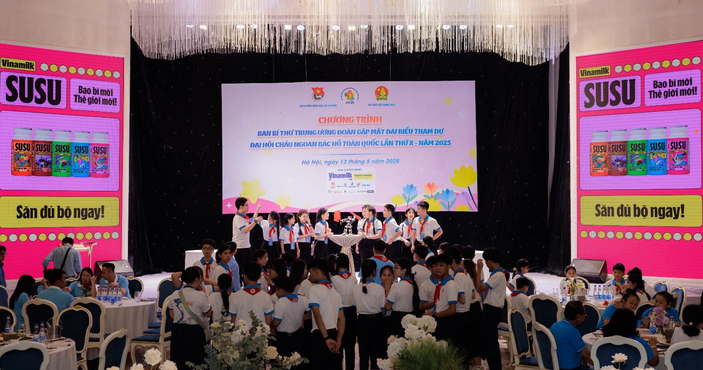 Hành trình truyền lửa đáng nhớ của 500 thiếu nhi cháu ngoan Bác Hồ- Ảnh 2. Hành trình truyền lửa đáng nhớ của 500 thiếu nhi cháu ngoan Bác Hồ- Ảnh 2.
