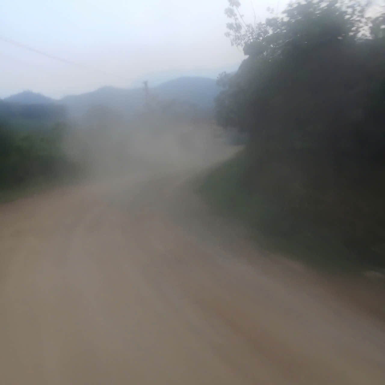 Lào Cai: Cả làng bất an vì sống bên bãi thải quặng - Ảnh 1.