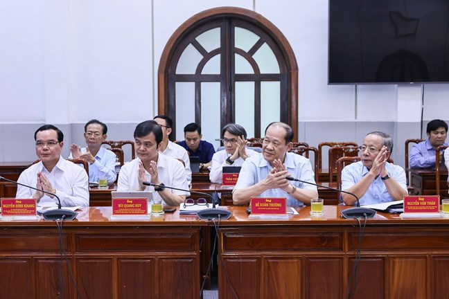 Ủy ban TƯ MTTQ Việt Nam đánh giá sơ bộ kết quả lấy ý kiến vào dự thảo Nghị quyết sửa đổi, bổ sung một số điều của Hiến pháp năm 2013- Ảnh 2. Ủy ban TƯ MTTQ Việt Nam đánh giá sơ bộ kết quả lấy ý kiến vào dự thảo Nghị quyết sửa đổi, bổ sung một số điều của Hiến pháp năm 2013- Ảnh 2.