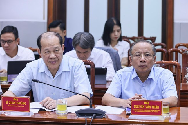 Ủy ban TƯ MTTQ Việt Nam đánh giá sơ bộ kết quả lấy ý kiến vào dự thảo Nghị quyết sửa đổi, bổ sung một số điều của Hiến pháp năm 2013- Ảnh 7. Ủy ban TƯ MTTQ Việt Nam đánh giá sơ bộ kết quả lấy ý kiến vào dự thảo Nghị quyết sửa đổi, bổ sung một số điều của Hiến pháp năm 2013- Ảnh 7.