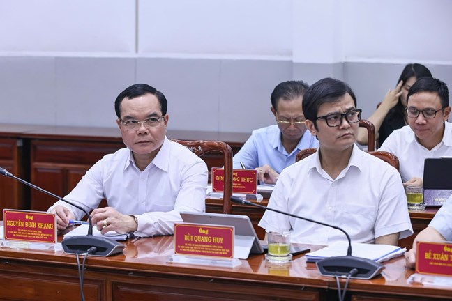 Ủy ban TƯ MTTQ Việt Nam đánh giá sơ bộ kết quả lấy ý kiến vào dự thảo Nghị quyết sửa đổi, bổ sung một số điều của Hiến pháp năm 2013- Ảnh 4. Ủy ban TƯ MTTQ Việt Nam đánh giá sơ bộ kết quả lấy ý kiến vào dự thảo Nghị quyết sửa đổi, bổ sung một số điều của Hiến pháp năm 2013- Ảnh 4.