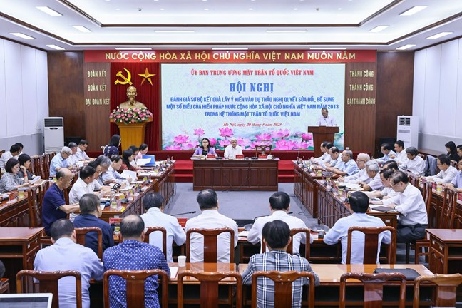 Ủy ban TƯ MTTQ Việt Nam đánh giá sơ bộ kết quả lấy ý kiến vào dự thảo Nghị quyết sửa đổi, bổ sung một số điều của Hiến pháp năm 2013- Ảnh 6. Ủy ban TƯ MTTQ Việt Nam đánh giá sơ bộ kết quả lấy ý kiến vào dự thảo Nghị quyết sửa đổi, bổ sung một số điều của Hiến pháp năm 2013- Ảnh 6.