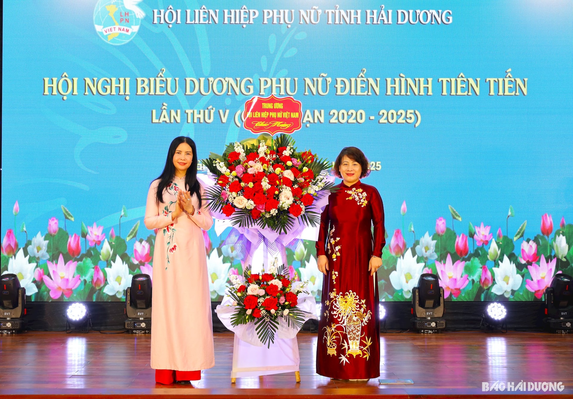 Hải Dương biểu dương 95 tập thể, cá nhân phụ nữ điển hình tiên tiến- Ảnh 1. Hải Dương biểu dương 95 tập thể, cá nhân phụ nữ điển hình tiên tiến- Ảnh 1.