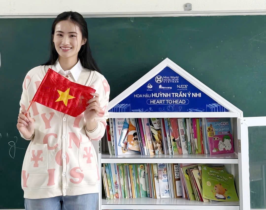 Miss World 2025: Thi hùng biện bằng tiếng Anh, Ý Nhi gây bất ngờ- Ảnh 1. Miss World 2025: Thi hùng biện bằng tiếng Anh, Ý Nhi gây bất ngờ- Ảnh 1.