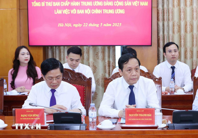 Công tác nội chính phải hướng mục tiêu giữ vững ổn định để phát triển đất nước- Ảnh 2. Công tác nội chính phải hướng mục tiêu giữ vững ổn định để phát triển đất nước- Ảnh 2.