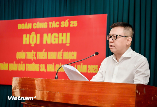 Đoàn công tác báo chí đi thăm Trường Sa và Nhà giàn DK1- Ảnh 1. Đoàn công tác báo chí đi thăm Trường Sa và Nhà giàn DK1- Ảnh 1.