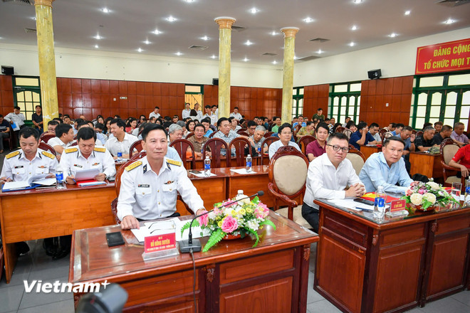 Đoàn công tác báo chí đi thăm Trường Sa và Nhà giàn DK1- Ảnh 4. Đoàn công tác báo chí đi thăm Trường Sa và Nhà giàn DK1- Ảnh 4.