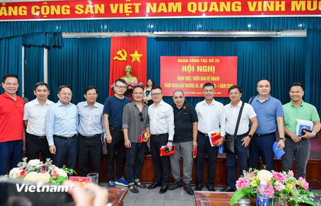 Đoàn công tác báo chí đi thăm Trường Sa và Nhà giàn DK1- Ảnh 5. Đoàn công tác báo chí đi thăm Trường Sa và Nhà giàn DK1- Ảnh 5.